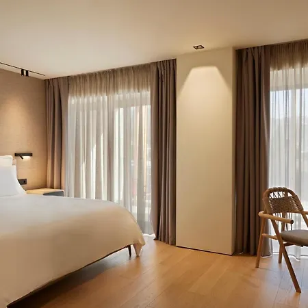 Dusit Suites Hotel 5*
